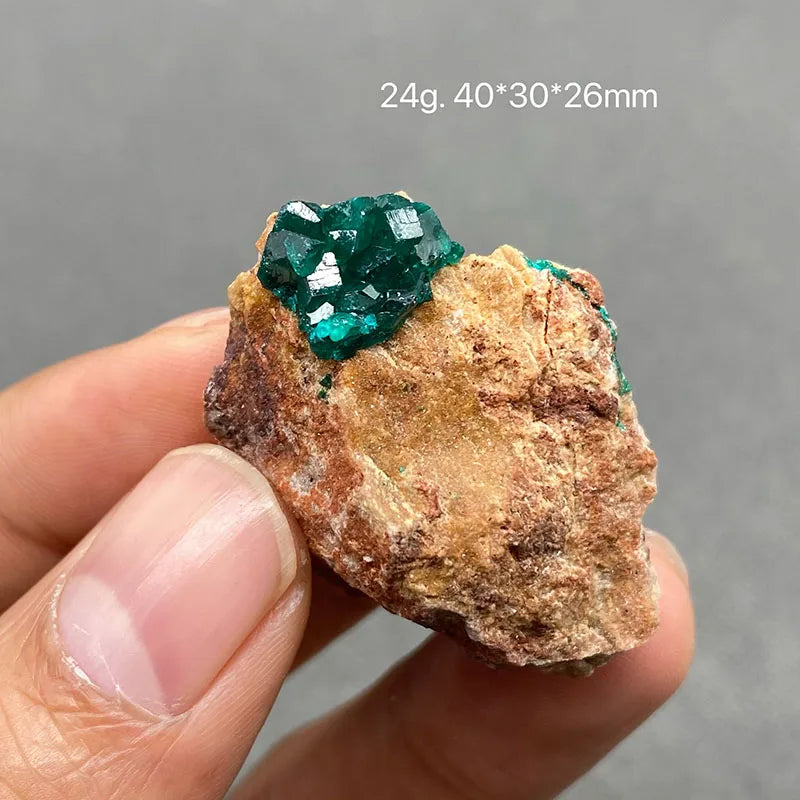 100% Natural Congo green Dioptase Mineral specimen stones and crystals quartz