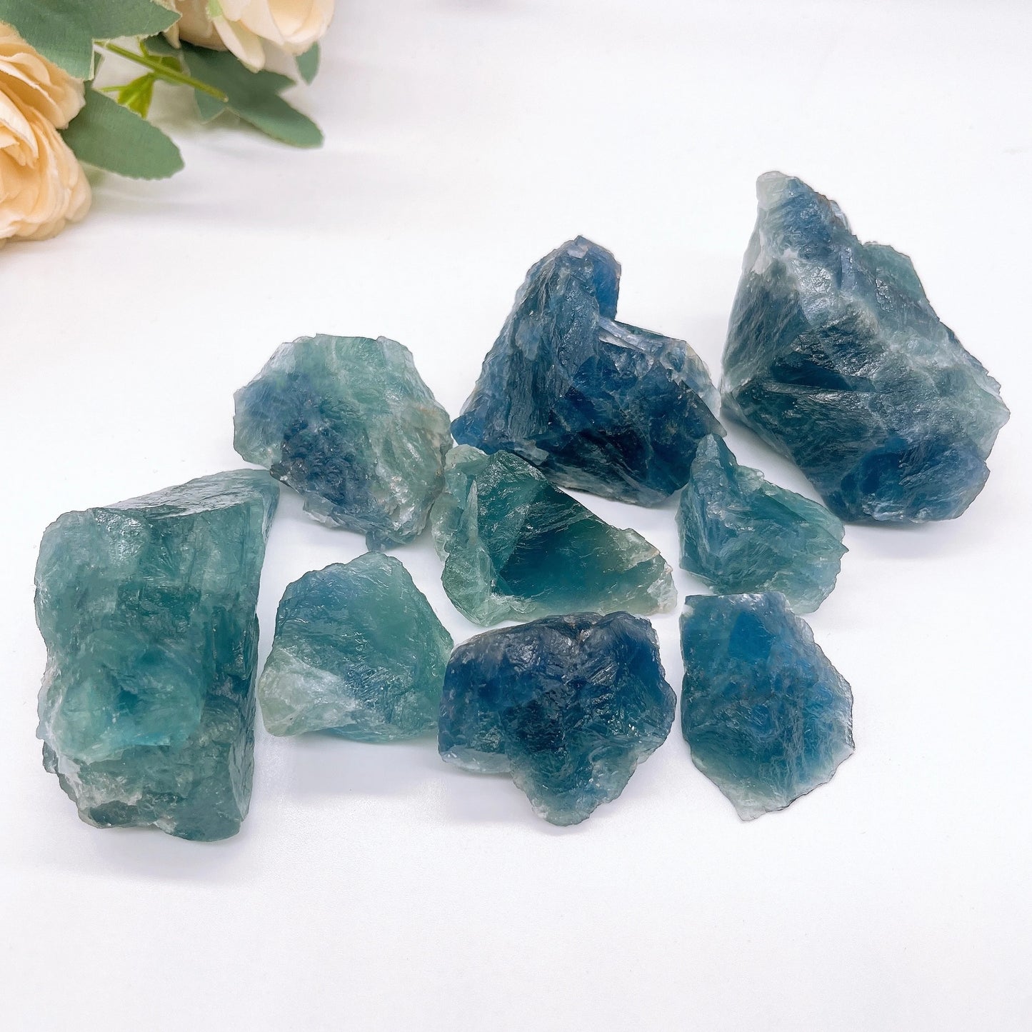 Piedra de fluorita azul y verde natural en bruto, espécimen mineral irregular, curación Reiki, decoración para el hogar y el acuario, regalo