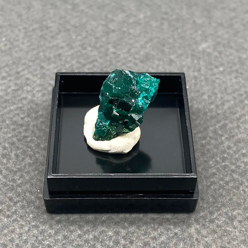 100% natural  Congo dioptase raw stone mineral specimen healing crystal gem collection +Box size：27*27*25 mm