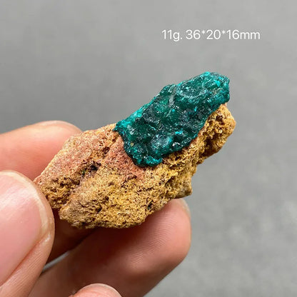 100% Natural Congo green Dioptase Mineral specimen stones and crystals quartz