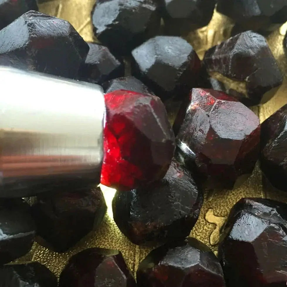 Natural Red Garnet Crystal Rough Stone Original Gemstone  Mineral Raw Stones Specimen Healing Minerals Spiritual Gift