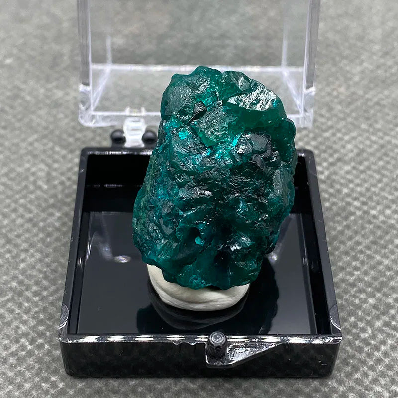 100% Natural Congo green Dioptase Mineral specimen stones and crystals quartz + box size:35*35*35mm