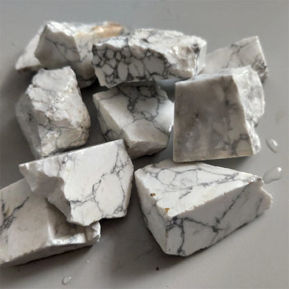 Natural Magnesite Stone White Howlite Turquoise Gravel Specimen Mineral Stones Reiki Healing Crystal Aquarium Home Decoration