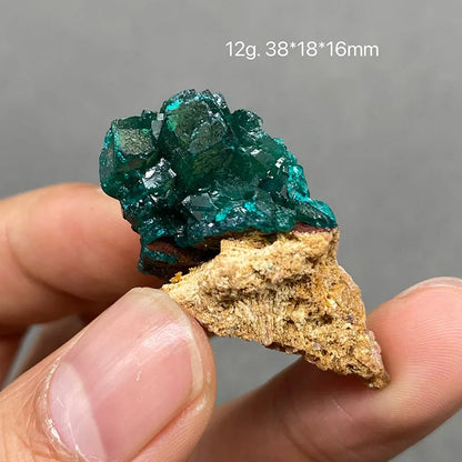 100% Natural Congo green Dioptase Mineral specimen stones and crystals quartz