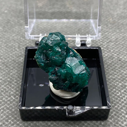 100% Natural Congo green Dioptase Mineral specimen stones and crystals quartz + box size:35*35*35mm