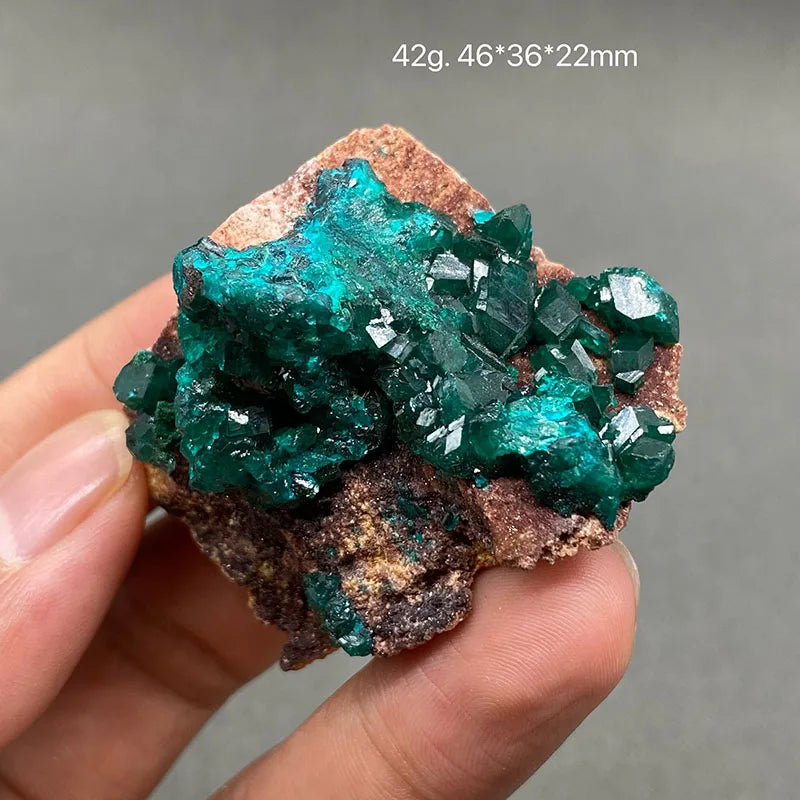 Piedras y cristales de cuarzo de dioptasa verde del Congo 100 % naturales