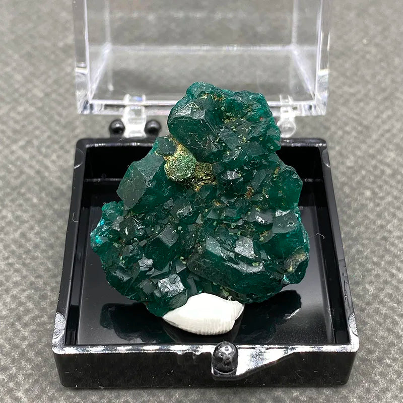 Piedras y cristales de cuarzo de dioptasa verde del Congo 100 % naturales + caja tamaño: 35 x 35 x 35 mm