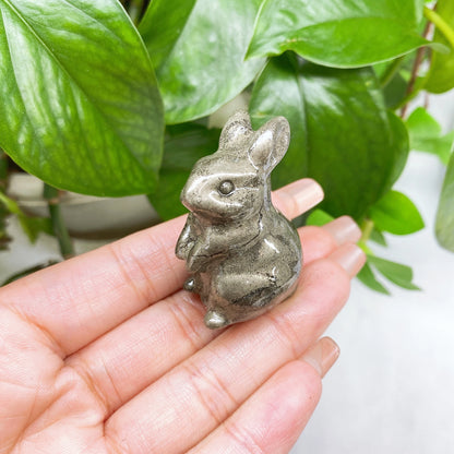 Amethyst, Quartz & Agate Rabbit Carving – Healing Gem Décor