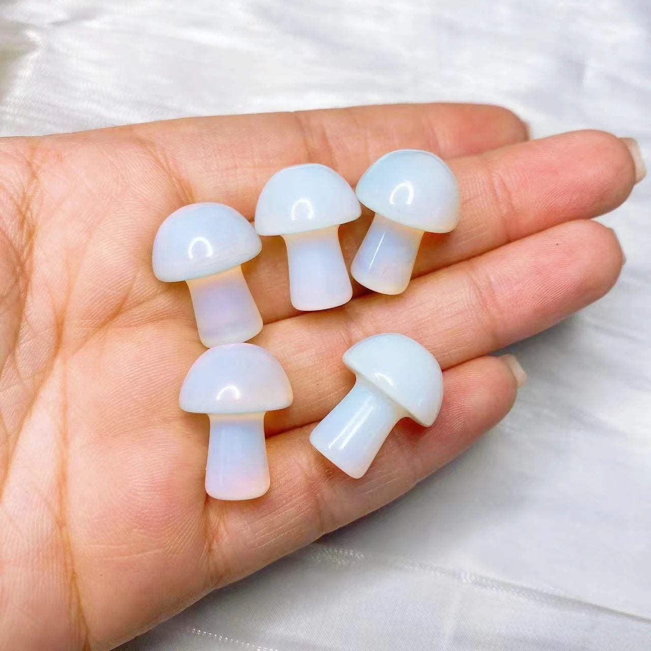 Quartz Crystal Mini Mushroom – Healing Décor