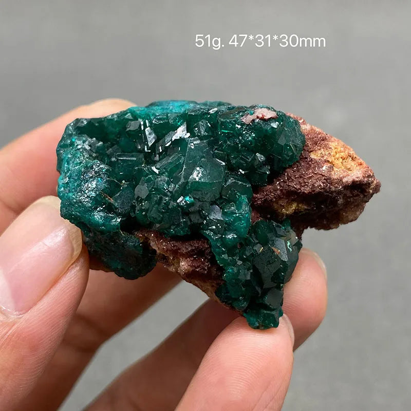 Piedras y cristales de cuarzo de dioptasa verde del Congo 100 % naturales