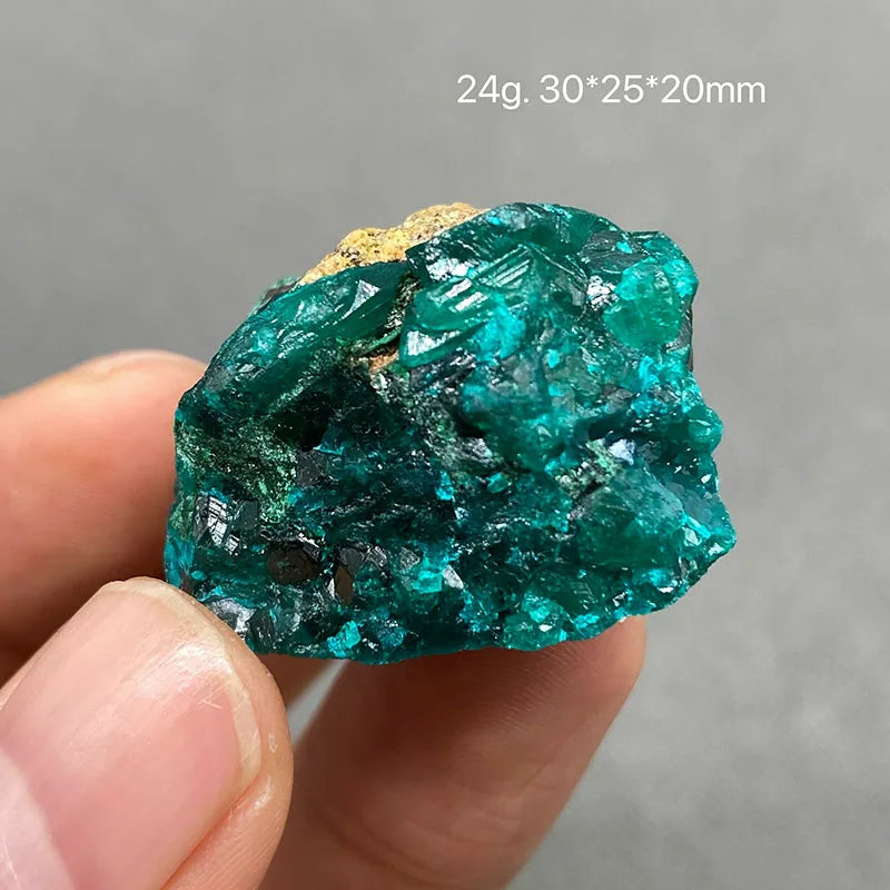 100% Natural Congo green Dioptase Mineral specimen stones and crystals quartz