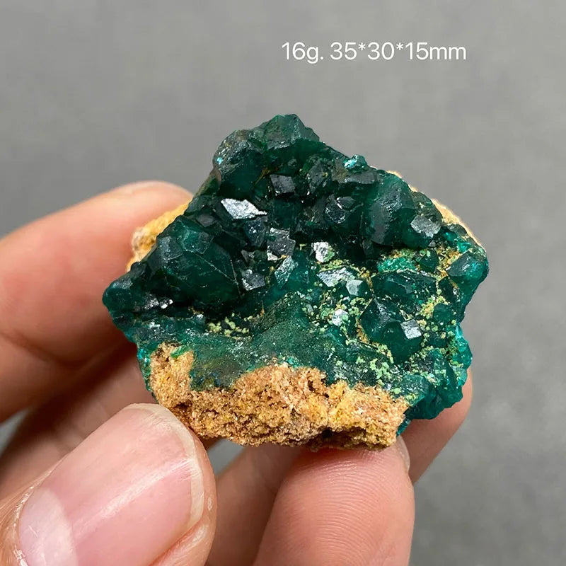 100% Natural Congo green Dioptase Mineral specimen stones and crystals quartz