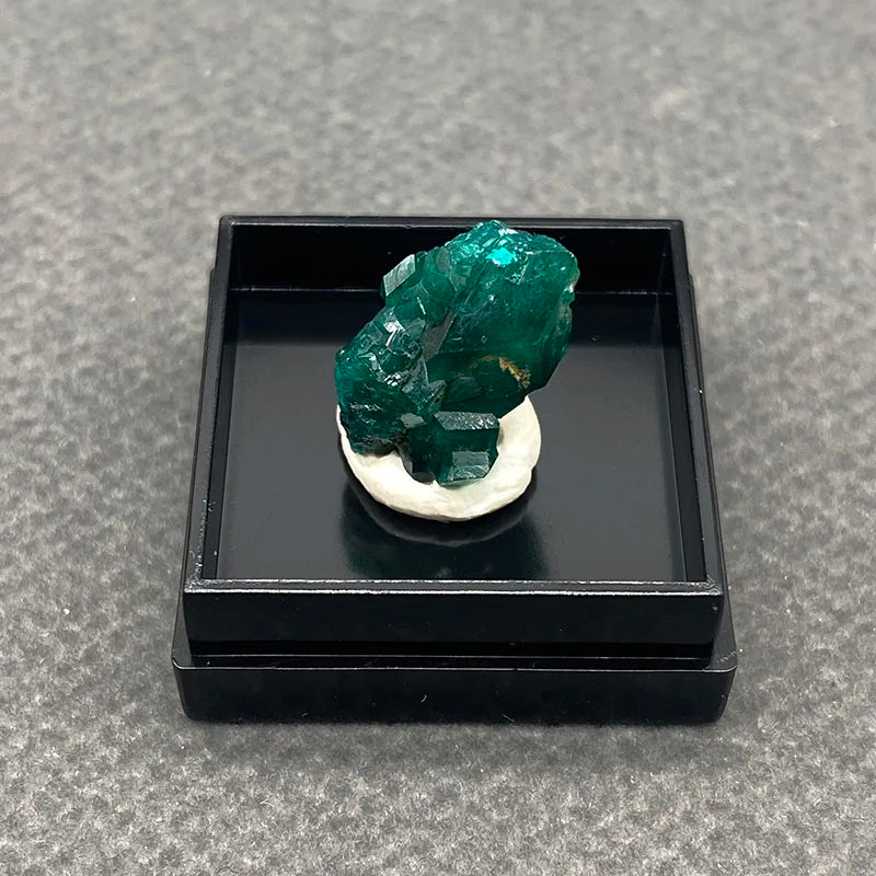 100% natural  Congo dioptase raw stone mineral specimen healing crystal gem collection +Box size：27*27*25 mm