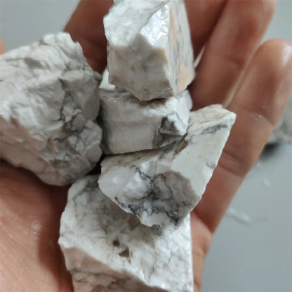 Natural Magnesite Stone White Howlite Turquoise Gravel Specimen Mineral Stones Reiki Healing Crystal Aquarium Home Decoration