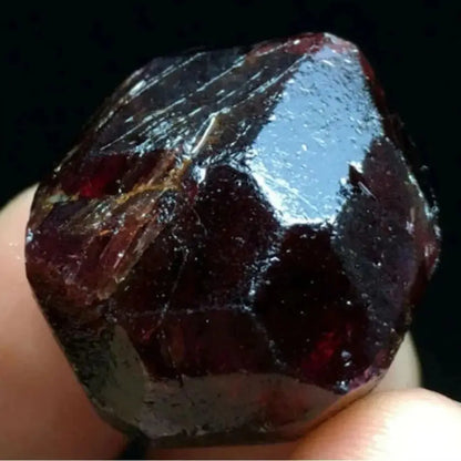 Natural Red Garnet Crystal Gemstone Original Rough Stone Mineral Specimen Home Decor