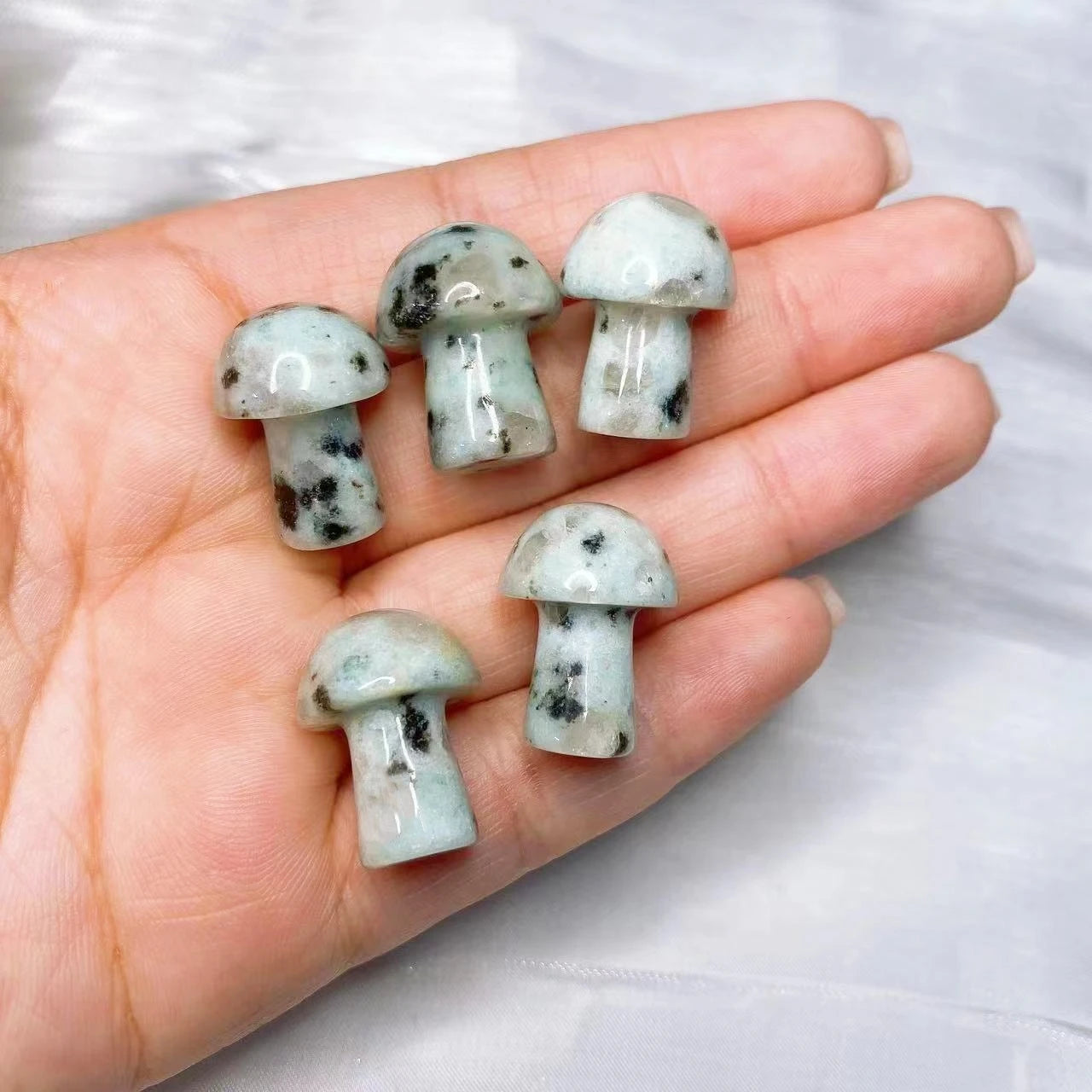 Quartz Crystal Mini Mushroom – Healing Décor