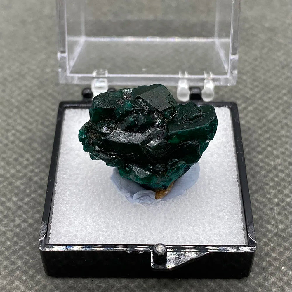 100% Natural Congo green Dioptase Mineral specimen stones and crystals quartz + box size:35*35*35mm